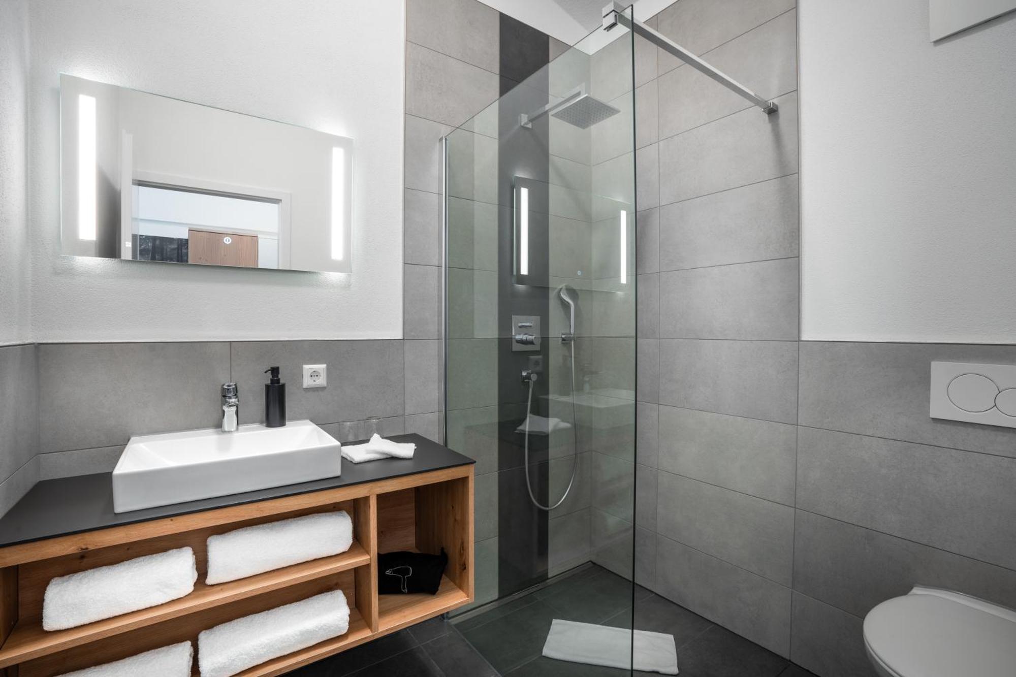 Landhotel Gruener Wald Neuhausen  Екстер'єр фото